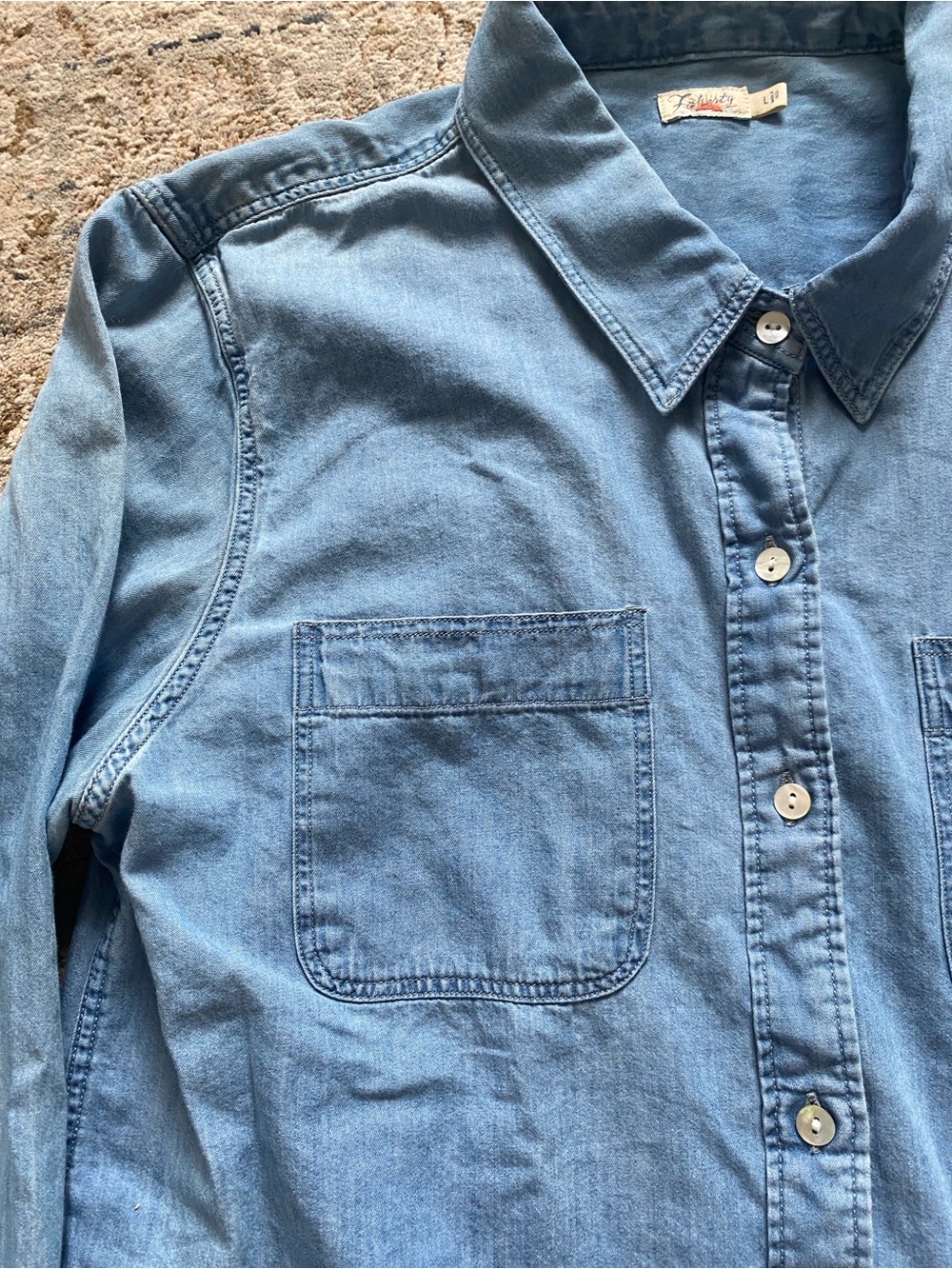 Faherty Classic Cotton Long Sleeve Light Blue Denim Button-Down Shirt Women’s L - Picture 3 of 6
